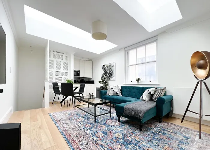 Museum St Central Soho Townhouse